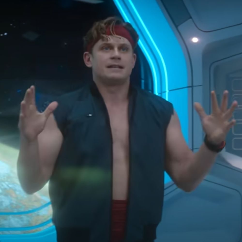 Billy Magnussen Black Mirror S07 2025 Jacket