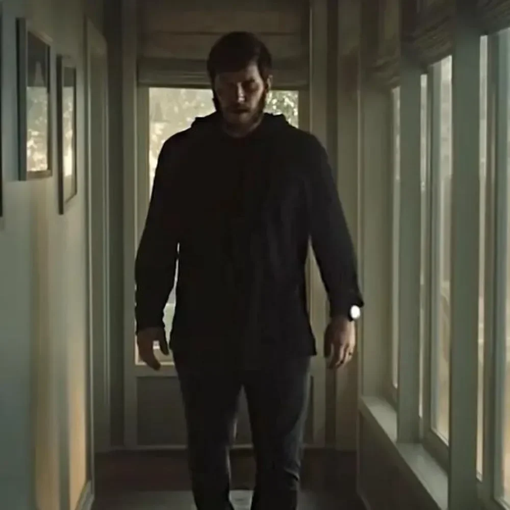 The-Terminal-List-James-Reece-Hoodie-Character-Wear-Look-1.webp