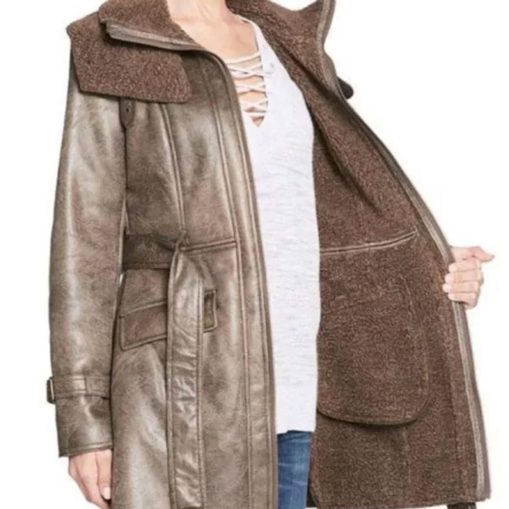 Womens-Leather-Shearling-Duster-Coat-Inner.webp