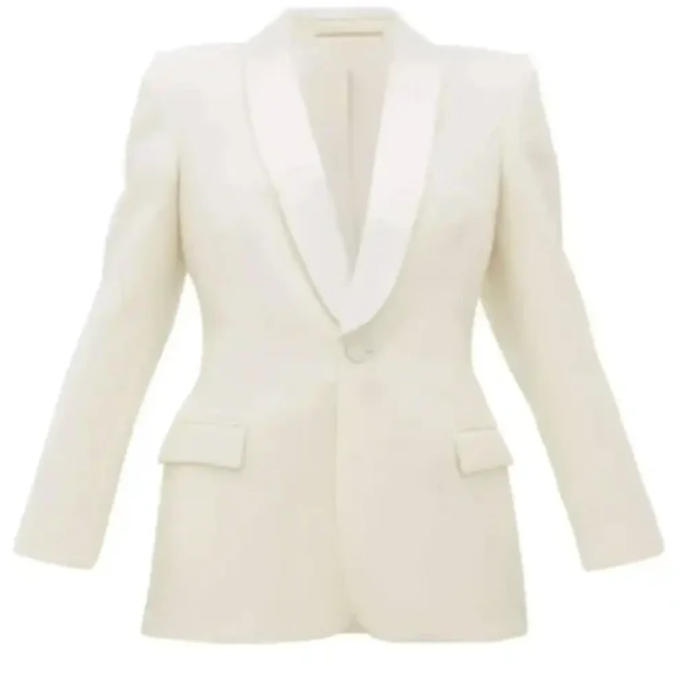 Ted Lasso S03 Jodi Balfour White Blazer