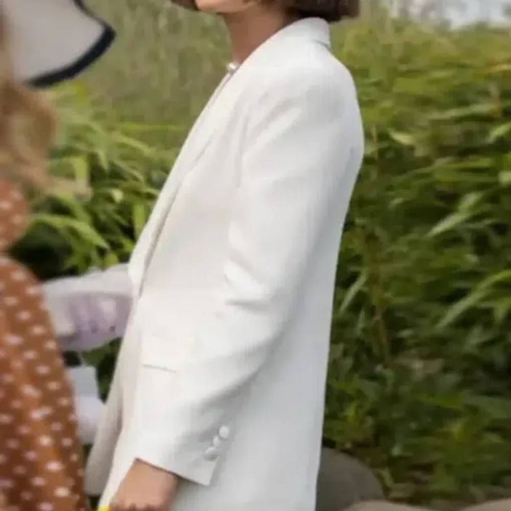 Ted Lasso S03 Jodi Balfour White Blazer
